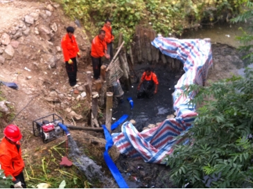 ?？?>
                  <figcaption class=