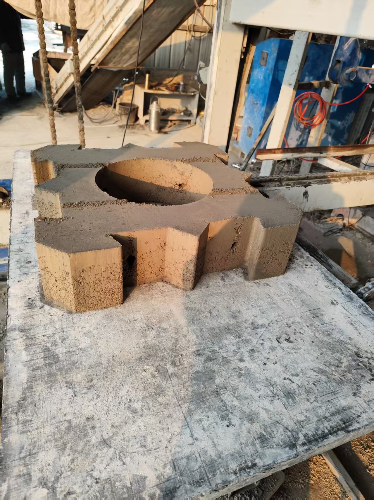 聯(lián)鎖式護(hù)坡磚河道護(hù)坡磚